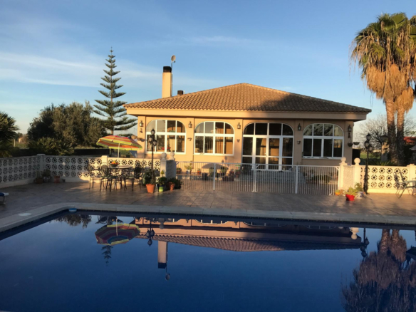Vrijstaande Villa met Gastenverblijf